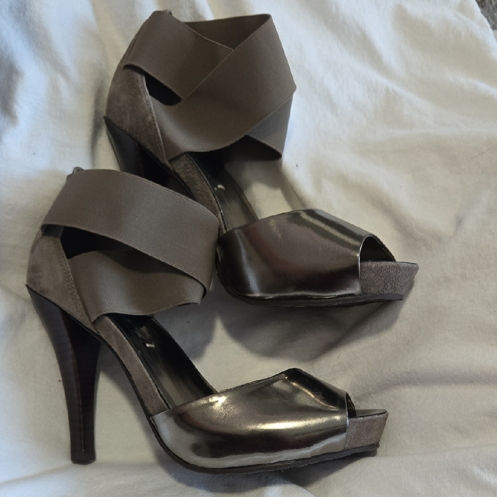 BCBGmaxazria Elegant Brown Strappy Heels Size 8B